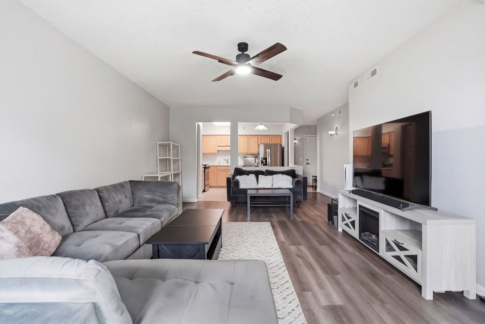 5055 Madison Street 402