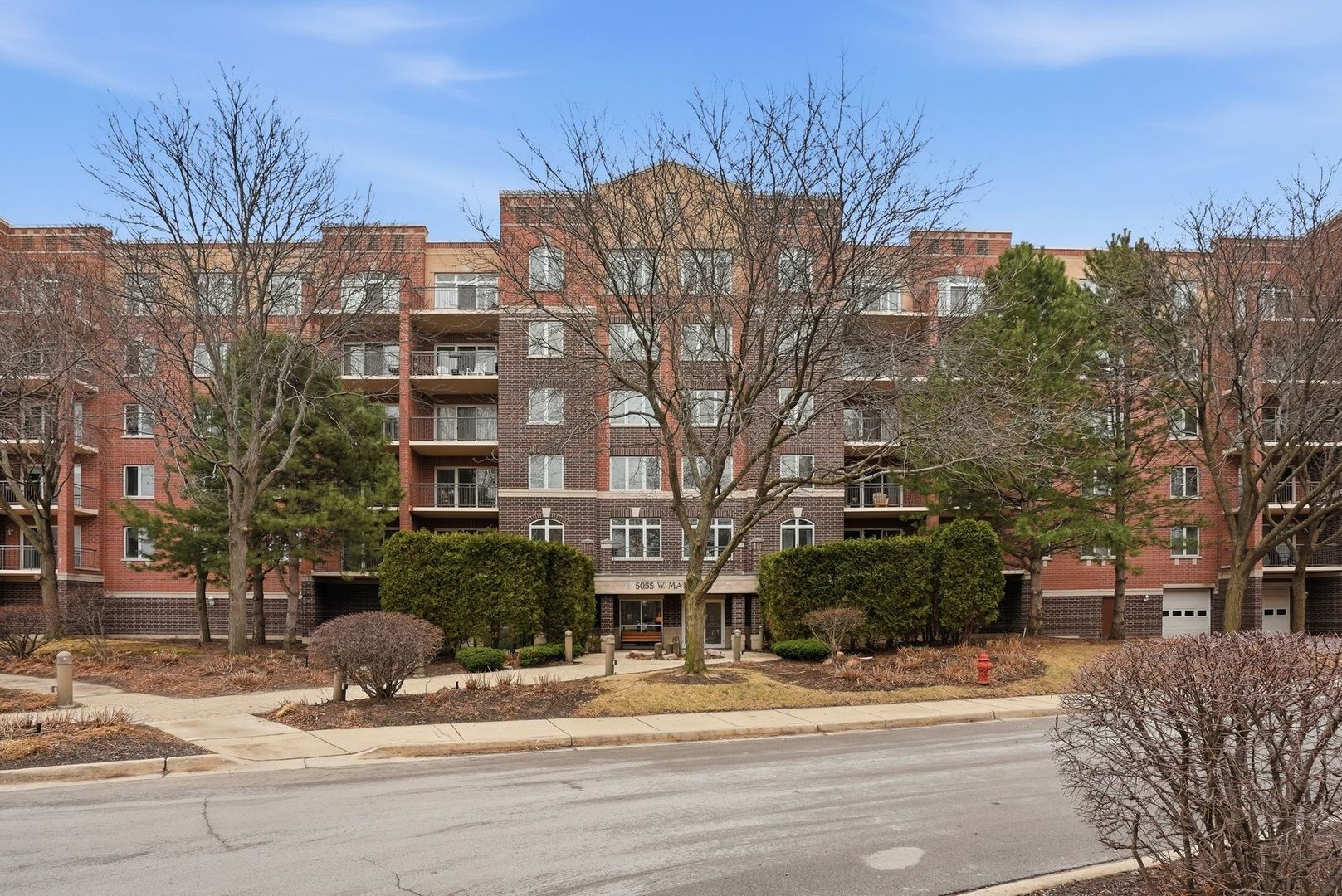 5055 Madison Street 402