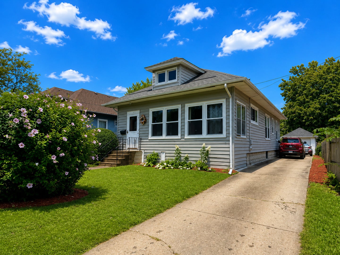 319 Oak Street