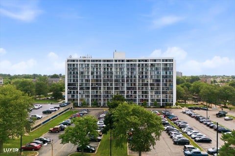Tiny photo for 2005 S Finley Road #504, Lombard, IL 60148 (MLS # 12732357)