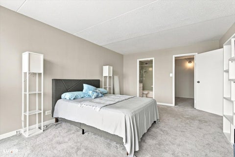Tiny photo for 2005 S Finley Road #504, Lombard, IL 60148 (MLS # 12732357)