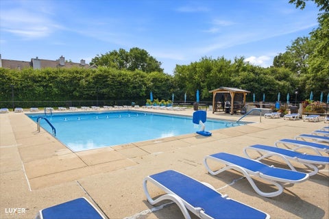 Tiny photo for 2005 S Finley Road #504, Lombard, IL 60148 (MLS # 12732357)