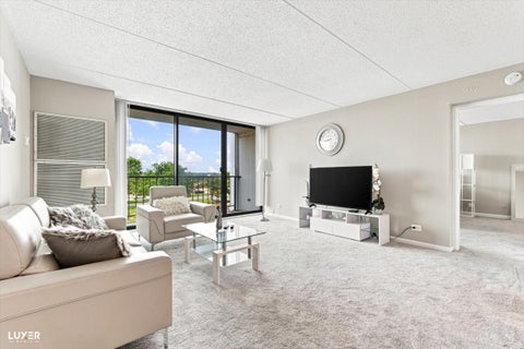 Tiny photo for 2005 S Finley Road #504, Lombard, IL 60148 (MLS # 12732357)