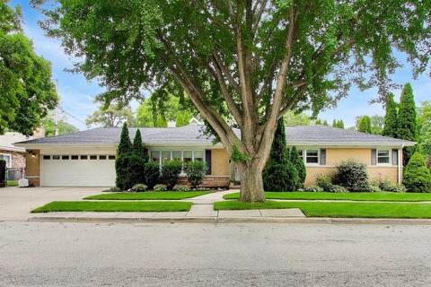 Photo of 544 Park Plaine Avenue, Park Ridge, IL 60068 (MLS # 12725882)