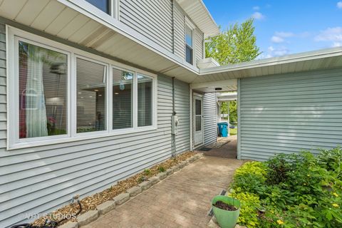 Tiny photo for 5720 Dunham Road, Downers Grove, IL 60516 (MLS # 12369166)