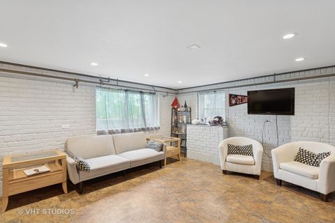 Tiny photo for 5720 Dunham Road, Downers Grove, IL 60516 (MLS # 12369166)