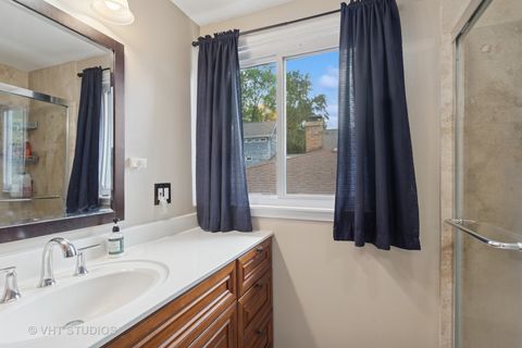 Tiny photo for 5720 Dunham Road, Downers Grove, IL 60516 (MLS # 12369166)