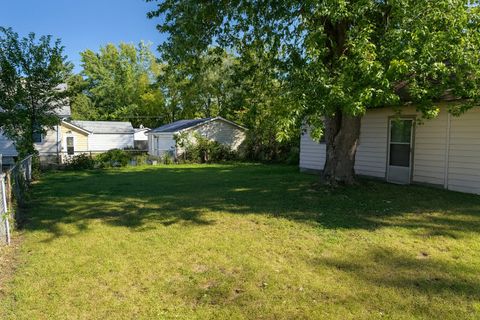 Tiny photo for 943 Charles Street, Aurora, IL 60506 (MLS # 12492277)