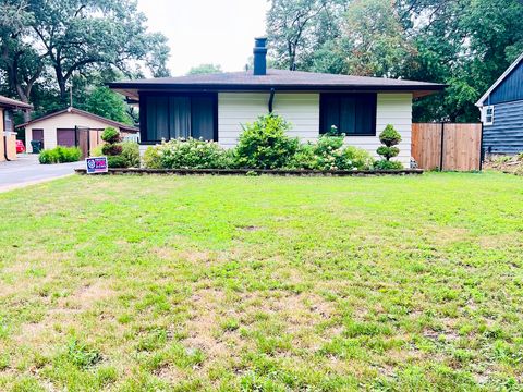 17750 Clyde Avenue Lansing IL 60438