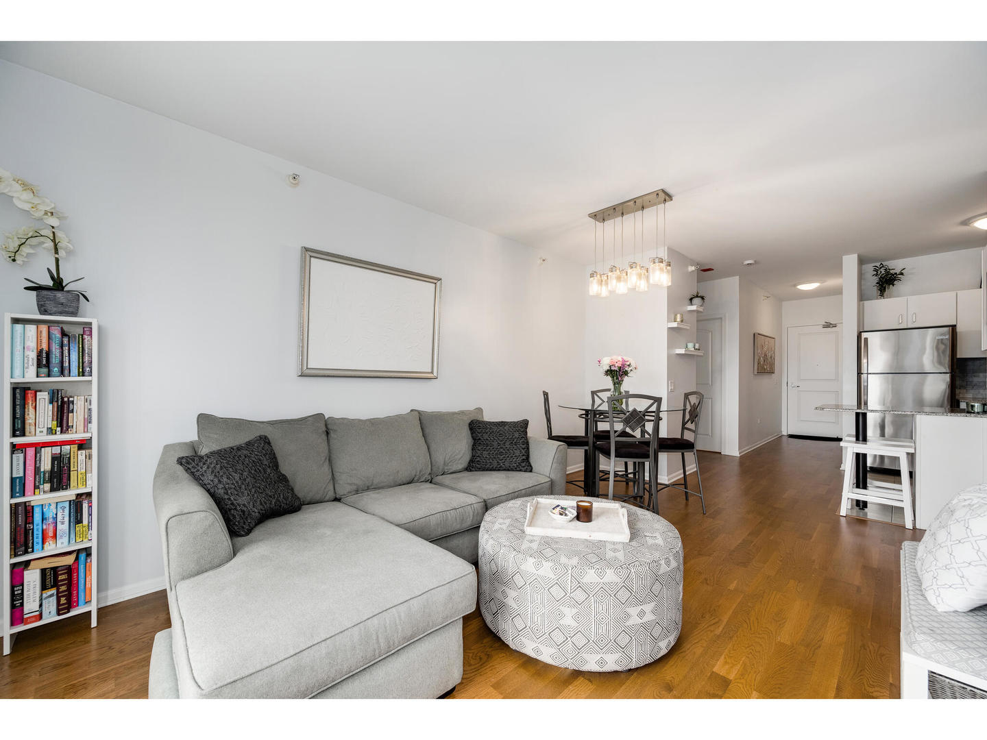 645 N KINGSBURY Street 1307