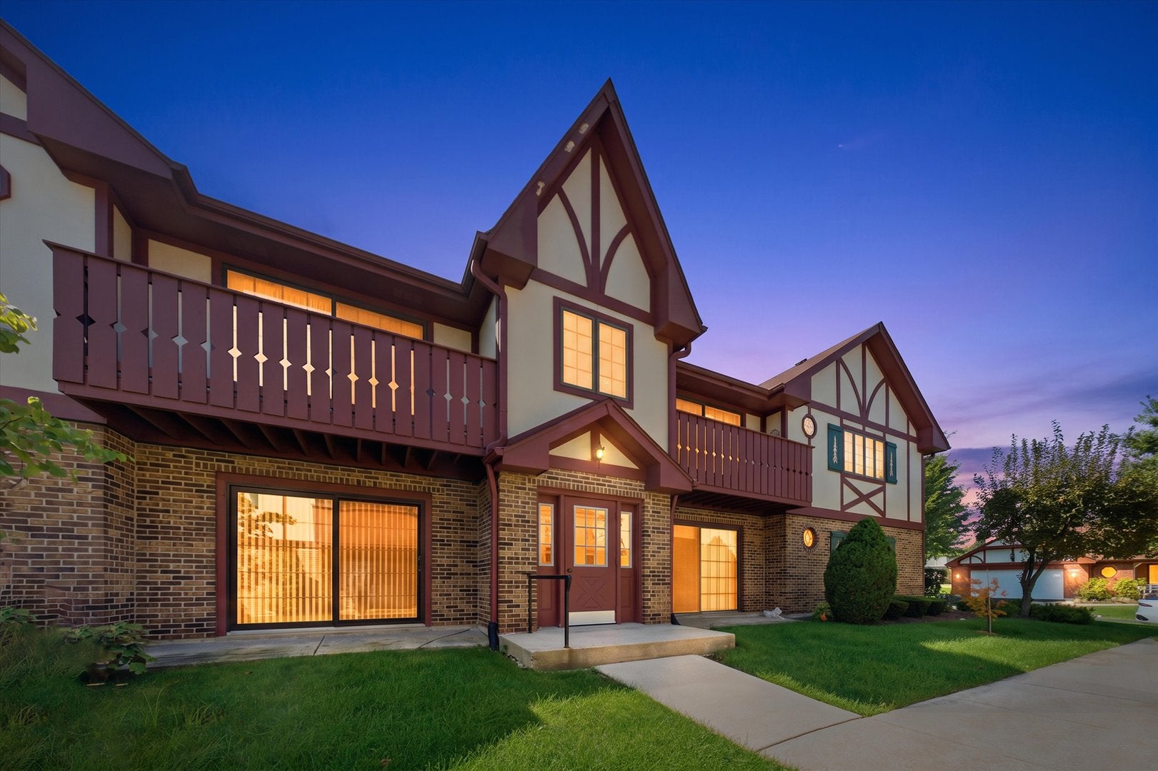 11553 AUTOBAHN Drive E 201