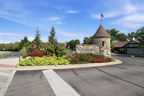 Tiny photo for 11553 AUTOBAHN Drive E #201, Palos Park, IL 60464 (MLS # 12739294)