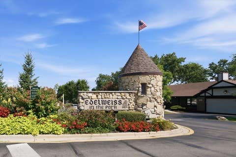 Photo of 11553 AUTOBAHN Drive E #201, Palos Park, IL 60464 (MLS # 12739294)