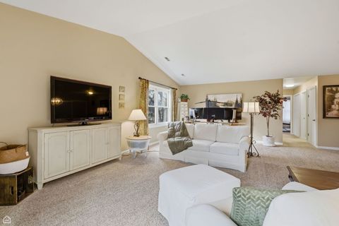 Tiny photo for 329 Everett Avenue #2B, Crystal Lake, IL 60014 (MLS # 12675706)