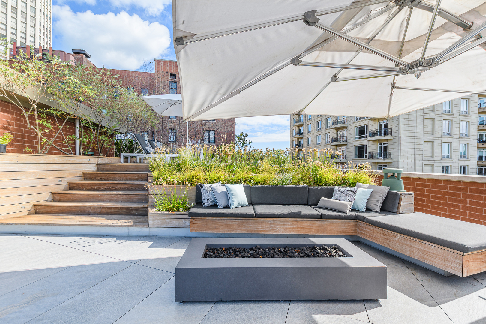 422 W Deming Place 4