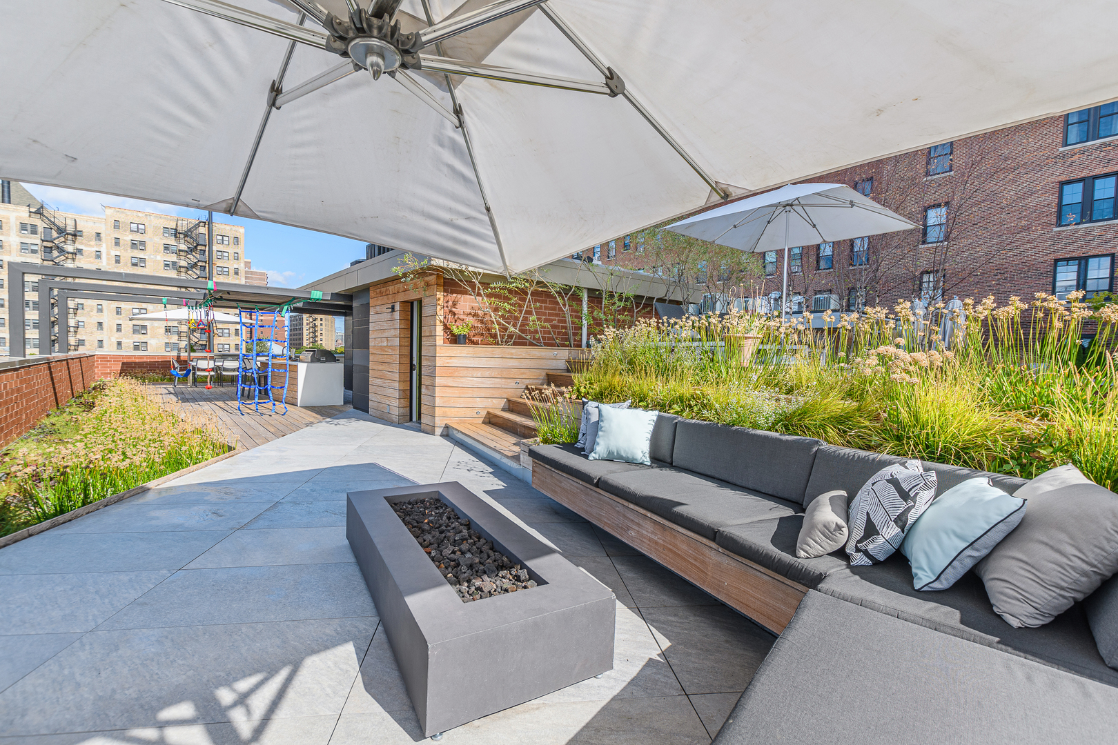 422 W Deming Place 4