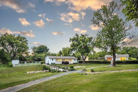 Tiny photo for 404 Caesar Drive, Barrington Hills, IL 60010 (MLS # 12554106)