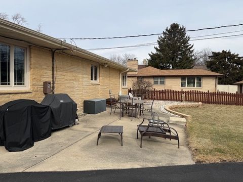 Tiny photo for 614 N Cornelia Street, Joliet, IL 60435 (MLS # 12574316)