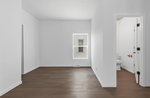 Tiny photo for 2015 W 5th Street, Davenport, IA 52802 (MLS # 12588418)