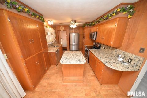 Tiny photo for 11455 E Richview Road, Mt Vernon, IL 62864 (MLS # EB459934)