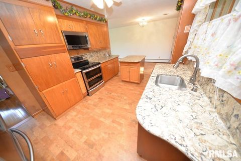 Tiny photo for 11455 E Richview Road, Mt Vernon, IL 62864 (MLS # EB459934)