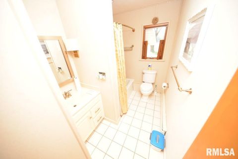 Tiny photo for 11455 E Richview Road, Mt Vernon, IL 62864 (MLS # EB459934)