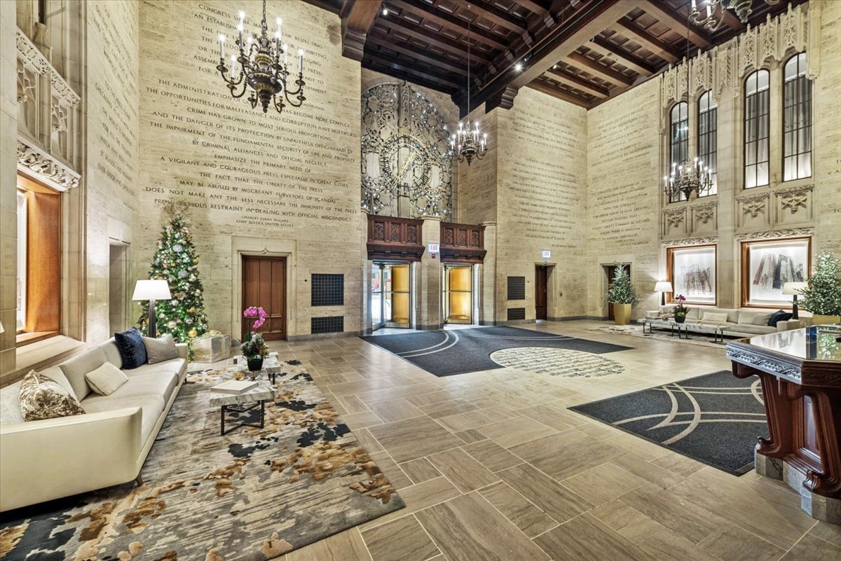 435 N Michigan Avenue 503