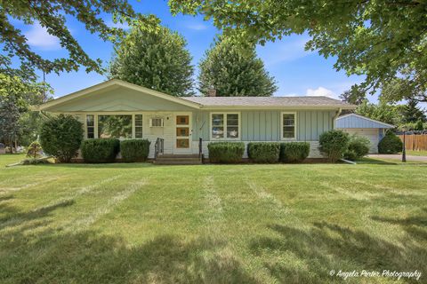 Photo of 303 N Green Street, McHenry, IL 60050 (MLS # 12713205)