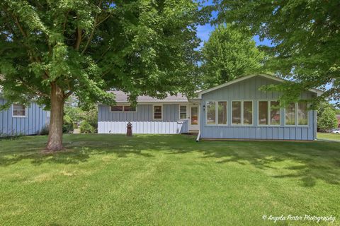 Tiny photo for 303 N Green Street, McHenry, IL 60050 (MLS # 12713205)