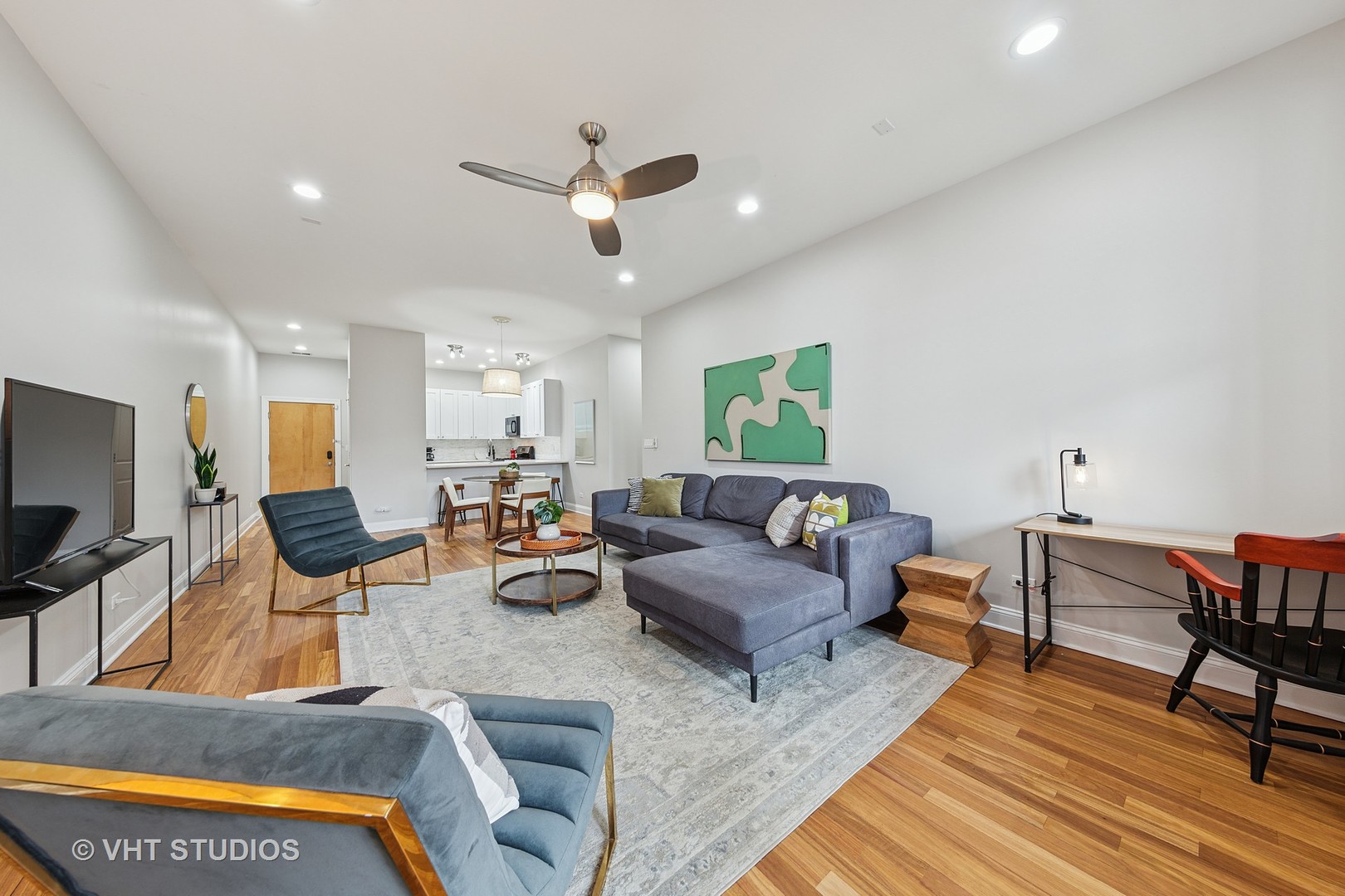 955 W Monroe Street 2C