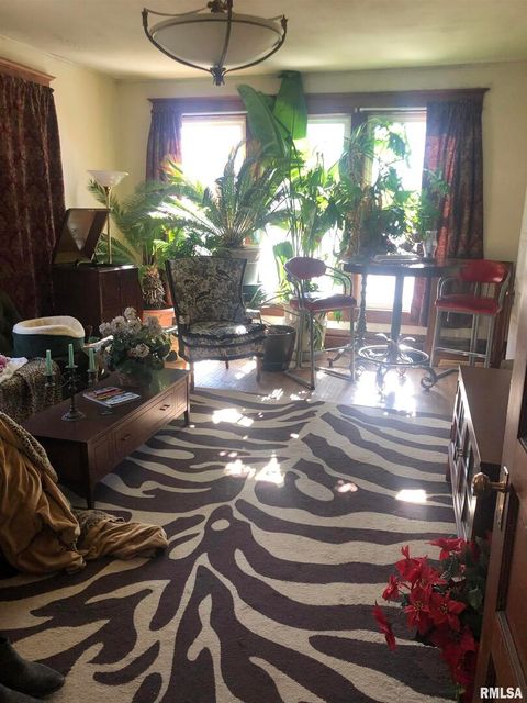 Tiny photo for 511 KIRKWOOD Boulevard, Davenport, IA 52803 (MLS # QC4269590)