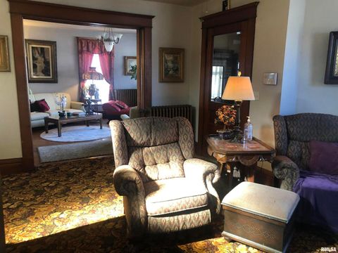 Tiny photo for 511 KIRKWOOD Boulevard, Davenport, IA 52803 (MLS # QC4269590)