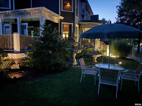 Photo of 511 KIRKWOOD Boulevard, Davenport, IA 52803 (MLS # QC4269590)