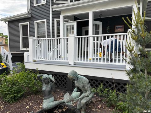 Tiny photo for 511 KIRKWOOD Boulevard, Davenport, IA 52803 (MLS # QC4269590)