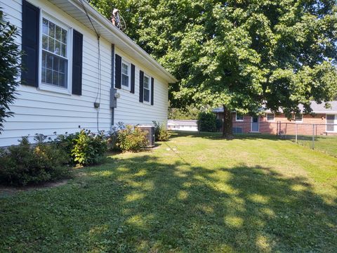 Tiny photo for 315 Circle Drive, Vienna, IL 62995 (MLS # 12693003)