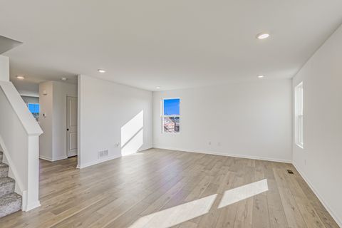 Tiny photo for 512 Endicott Road, South Elgin, IL 60177 (MLS # 12485332)