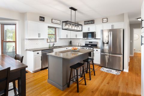 Tiny photo for 2310 Wyndham Court, Aurora, IL 60504 (MLS # 12606294)
