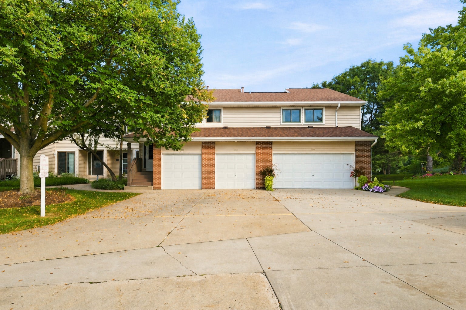 1056 N Pine Tree Circle 0