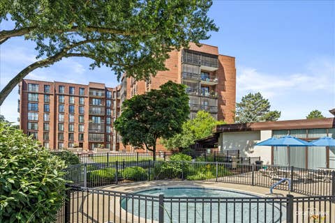 Tiny photo for 111 Acacia Drive #101, Indian Head Park, IL 60525 (MLS # 12671396)