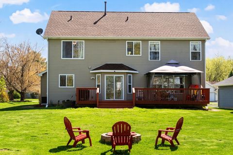 Tiny photo for 137 Lamplighter Loop, Poplar Grove, IL 61065 (MLS # 12624521)