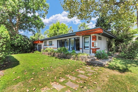 Photo of 1708 W Green Street, Champaign, IL 61821 (MLS # 12694292)