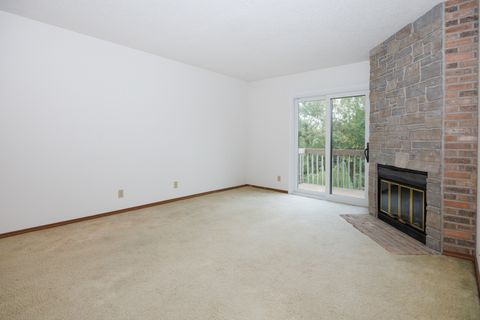 Tiny photo for 1010 Arlene Court #15, Bloomington, IL 61701 (MLS # 12476172)