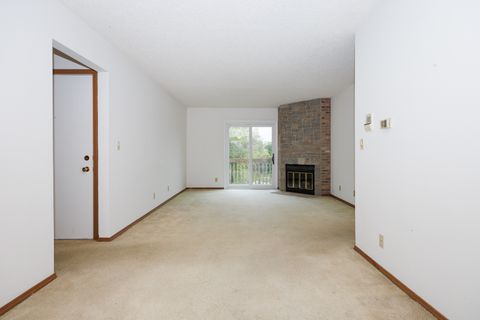 Tiny photo for 1010 Arlene Court #15, Bloomington, IL 61701 (MLS # 12476172)