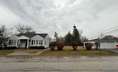 Tiny photo for 313 E George Street, Arlington Heights, IL 60005 (MLS # 12585790)