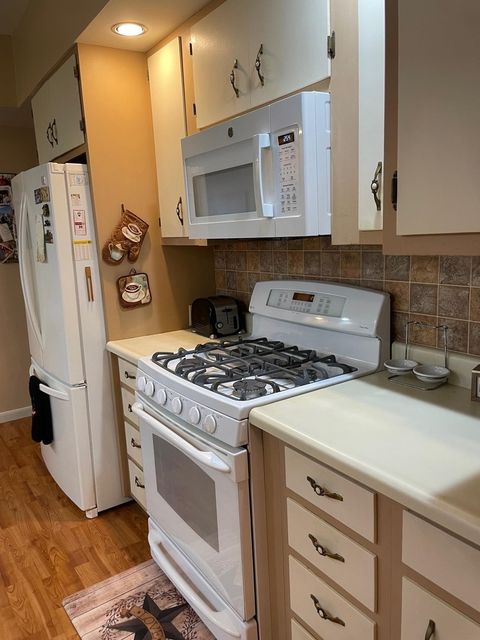 Tiny photo for 2004 Wall Street, Murphysboro, IL 62966 (MLS # 100000025)