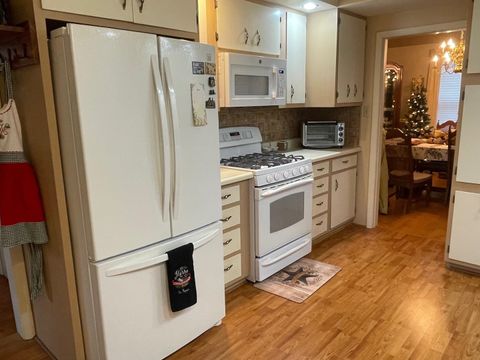 Tiny photo for 2004 Wall Street, Murphysboro, IL 62966 (MLS # 100000025)