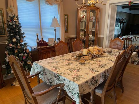 Tiny photo for 2004 Wall Street, Murphysboro, IL 62966 (MLS # 100000025)