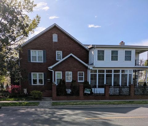 Tiny photo for 2004 Wall Street, Murphysboro, IL 62966 (MLS # 100000025)