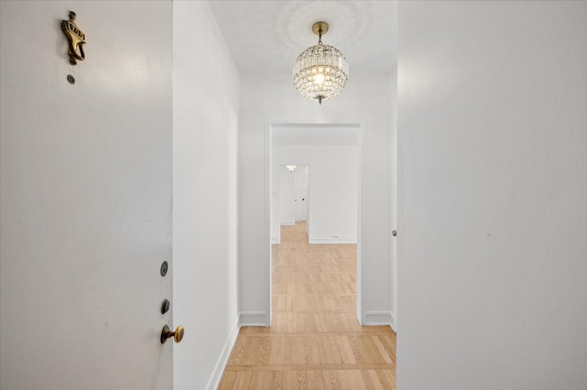 1585 Ridge Avenue 705