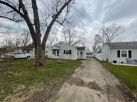 Photo of 725 Webster Circle E, Kankakee, IL 60901 (MLS # 12602767)